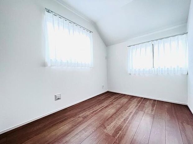 子供部屋にもちょうど良い大きさのお部屋です。