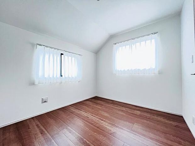 子供部屋にもちょうど良い大きさのお部屋です。
