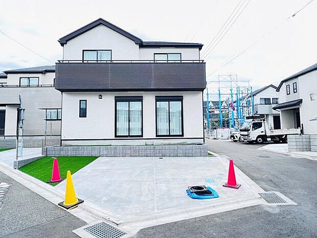 駐車場ももちろん完備しておりますのでお車所有の方にも心強いです。