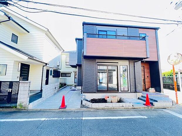 駐車場ももちろん完備しておりますのでお車所有の方にも心強いです。