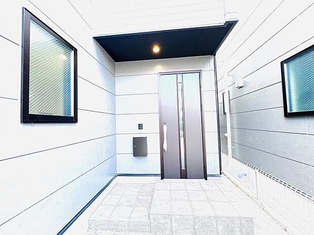 いつも気持ちよくご家族を迎えられる玄関です。