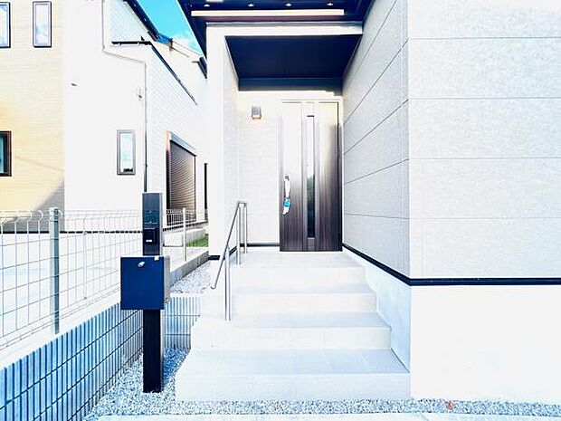 いつも気持ちよくご家族を迎えられる玄関です。