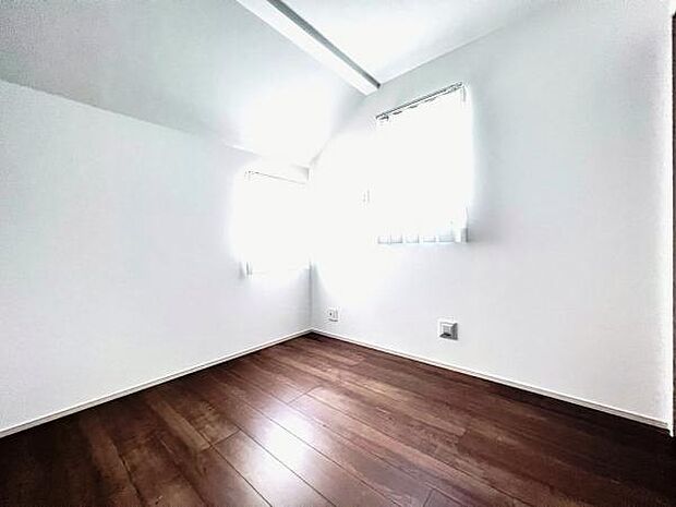子供部屋にもちょうど良い大きさのお部屋です。