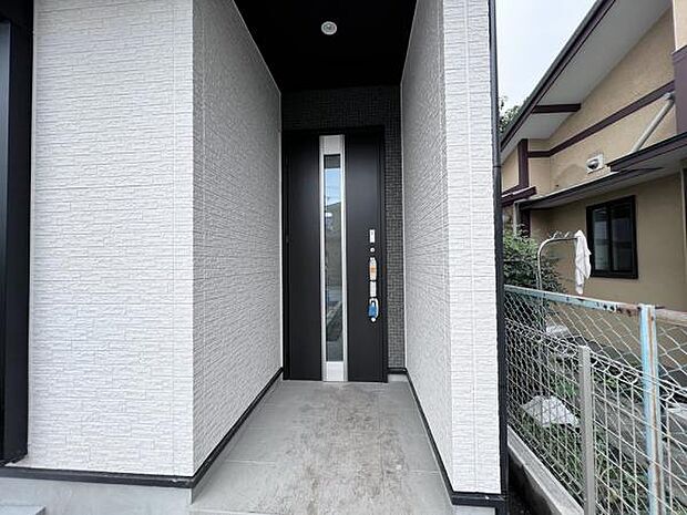 いつも気持ちよくご家族を迎えられる玄関です。