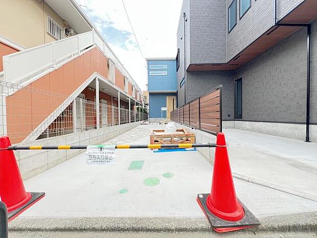 駐車場ももちろん完備しておりますのでお車所有の方にも心強いです。