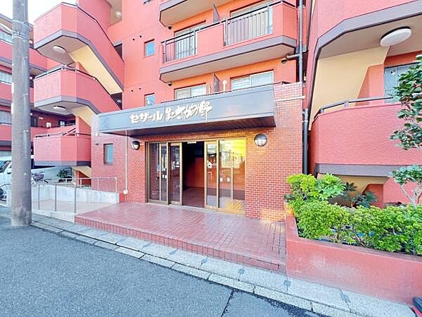 エントランスです。皆様やお客様をお出迎え致します。