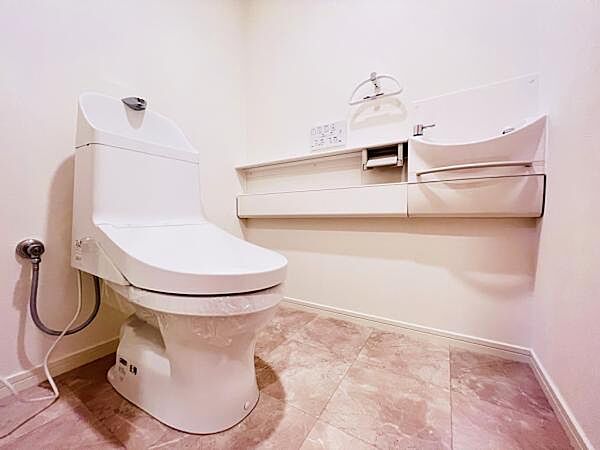 ほっと安らげるトイレ空間です。