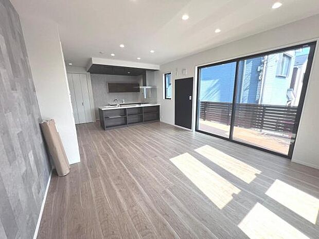 リビングダイニングになります。ご家族そろっての素敵な空間になりそうですね。