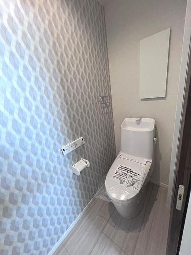 各階にトイレを設けており、ご家族が揃う時もゆとりをもってご利用いただけます。