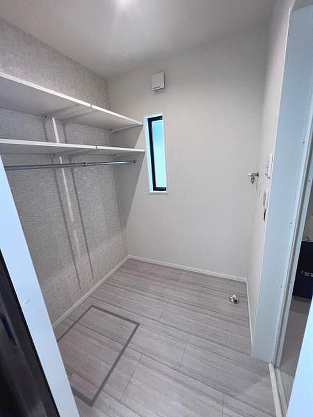 水回りには嬉しい収納スペースが