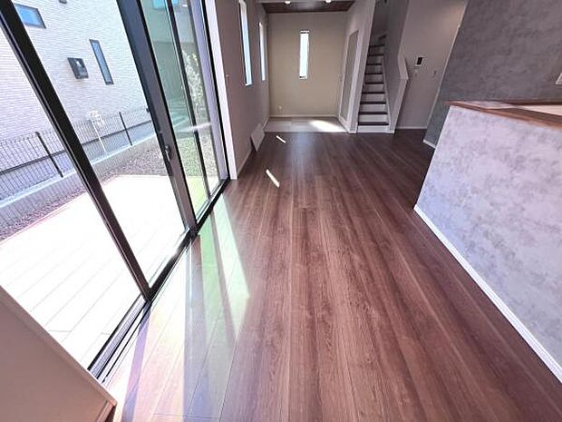 家族団らんの場所としてゆったりと居心地の良いリビングです。