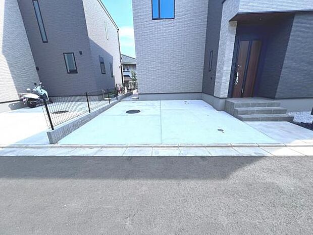 セカンドカーにも便利な駐車2台可能です。