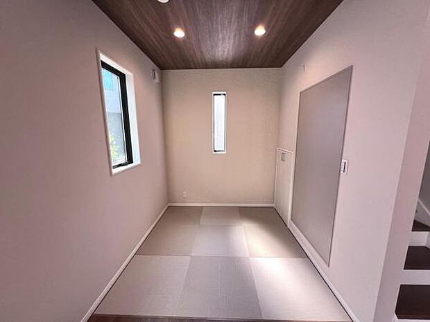和室スペースです。畳のお部屋は寛げる空間ですね。