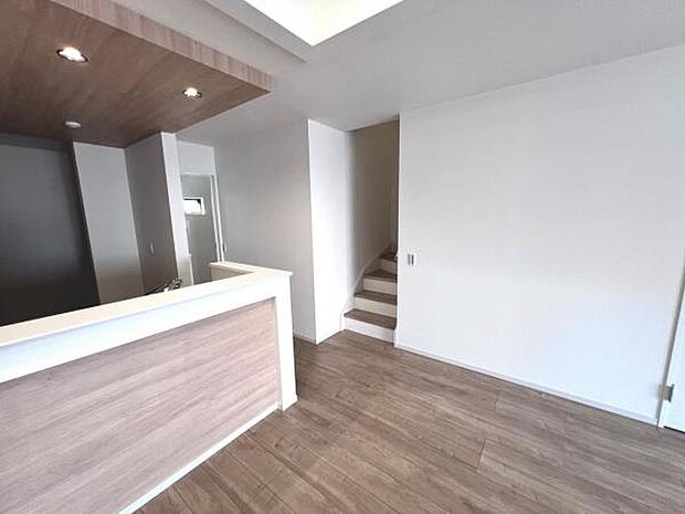 リビング階段になっています。家族が常に顔を合わせ事はとても大事ですね。