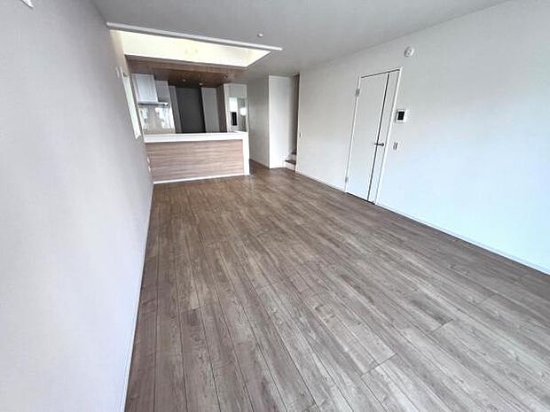 家族団らんの場所としてゆったりと居心地の良いリビングです。