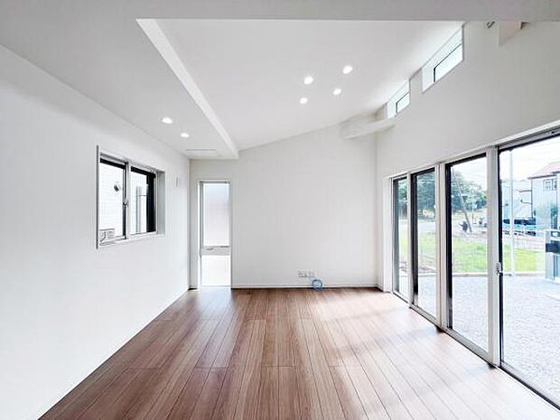 ご家族の温かい時間を演出するダイニングスペースです。