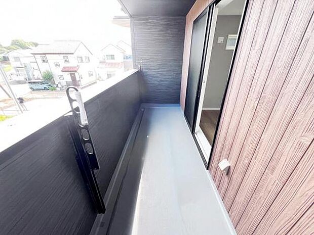 突然の雨でも安心なインナーバルコニーです。