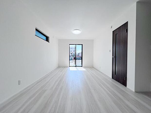 ご家族の温かい時間を演出するダイニングスペースです。