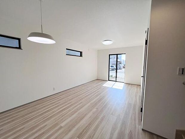 家族団らんの場所としてゆったりと居心地の良いリビングです。