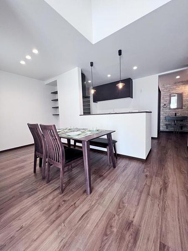 【ダイニング】