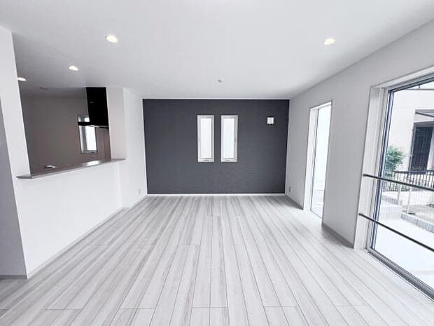 家族団らんの場所としてゆったりと居心地の良いリビングです。