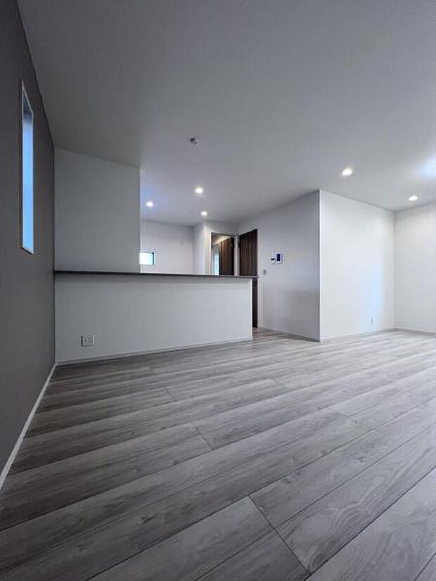 【リビングダイニングキッチン】