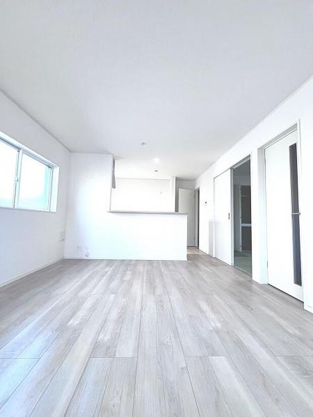 【リビングダイニングキッチン】