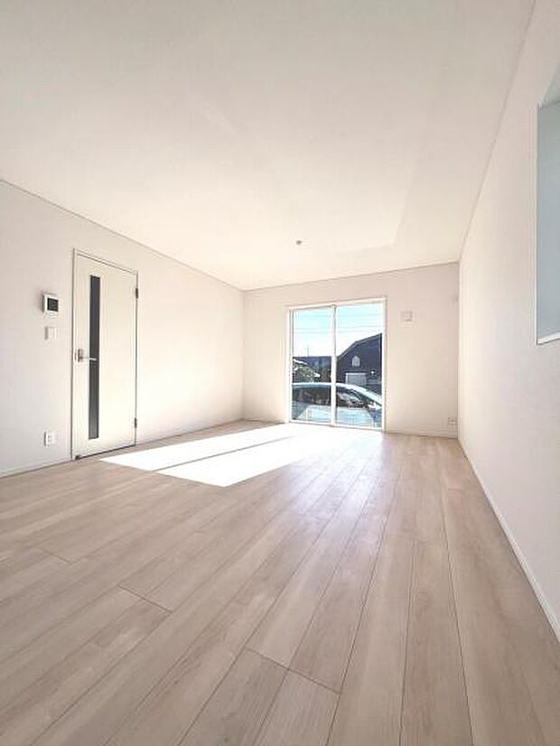 【リビングダイニング】