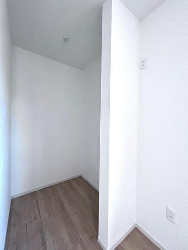 【ウォークイン・クローゼット】