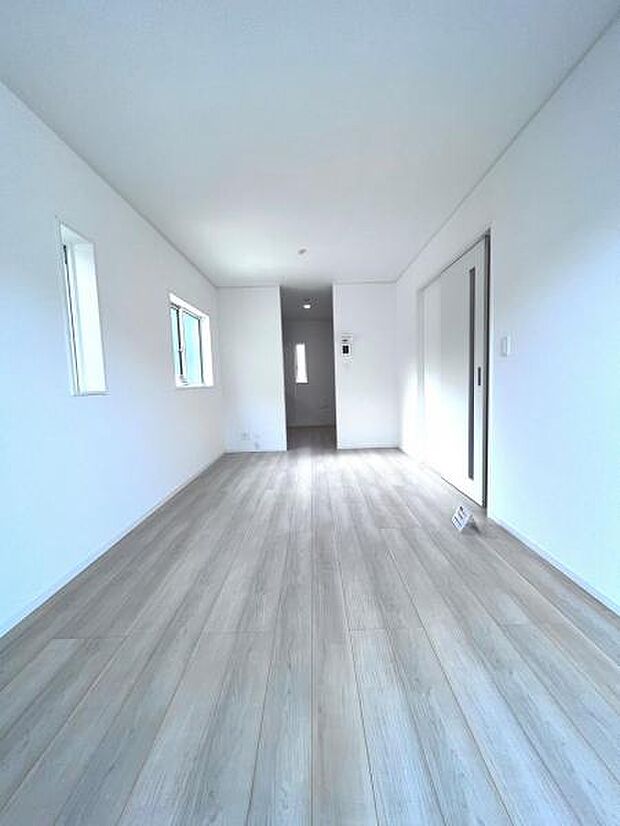 【リビングダイニングキッチン】