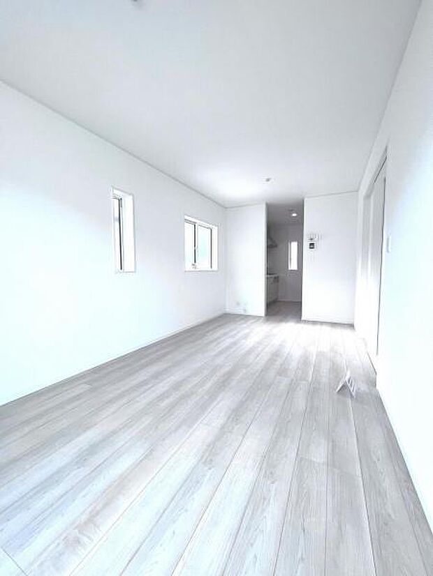 【リビングダイニングキッチン】