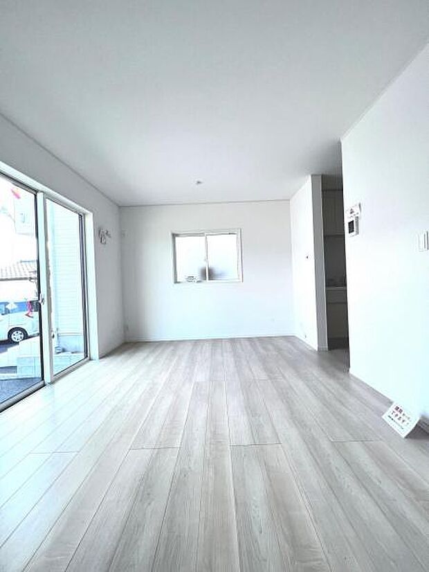 【リビングダイニング】