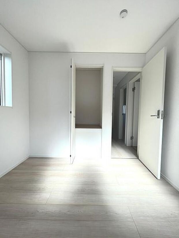 【洋室・クローゼット】