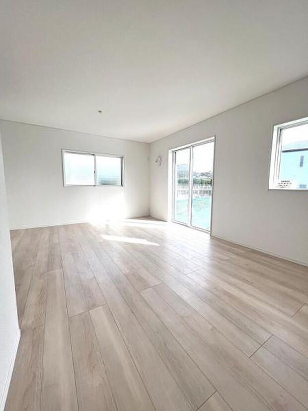 【リビングダイニング】