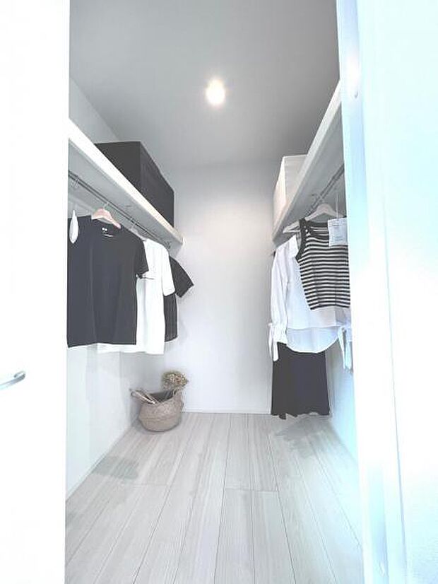 【ウオークイン・クローゼット】