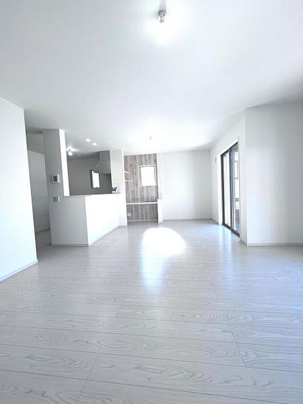 【リビングダイニングキッチン】