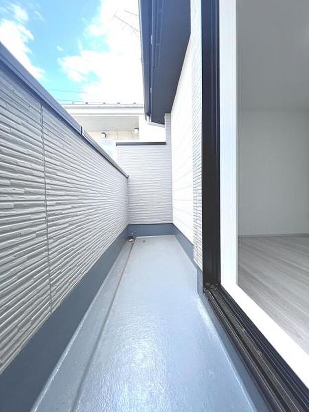 【バルコニー】