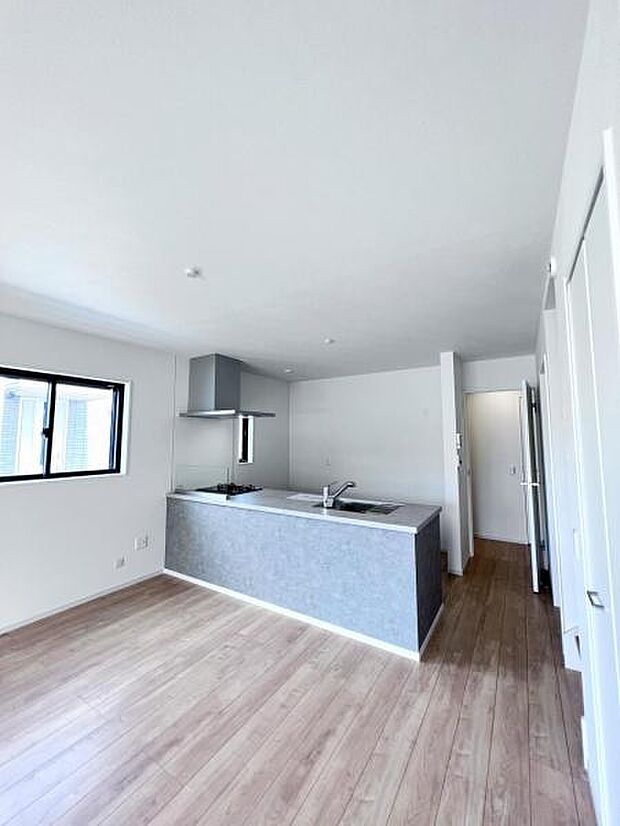 【ダイニングキッチン】