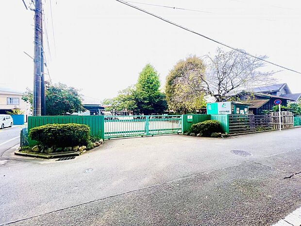 鈴鹿幼稚園まで約800m（徒歩10分）