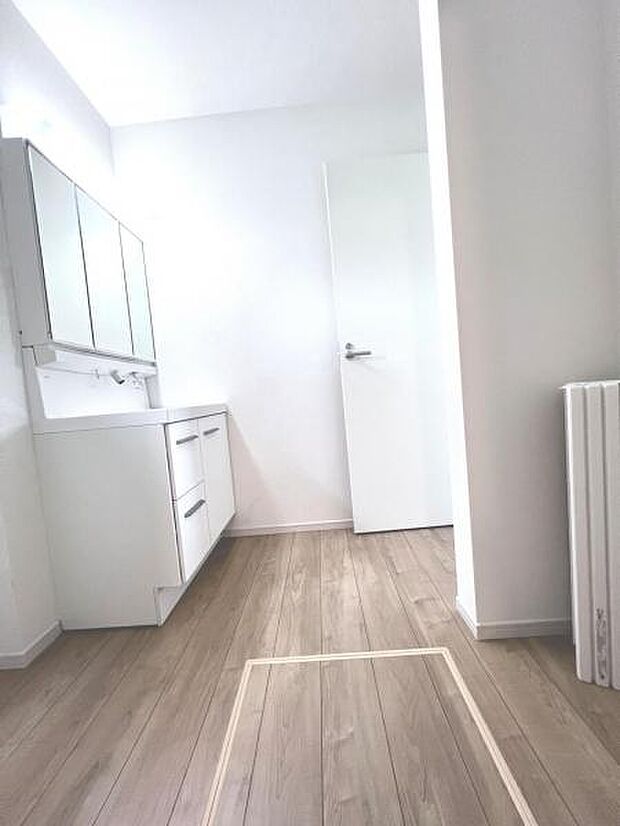 【脱衣スペース】