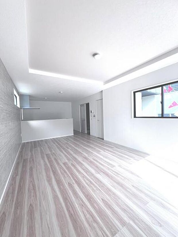 【リビングダイニングキッチン】