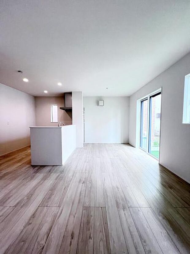 【リビングダイニングキッチン】