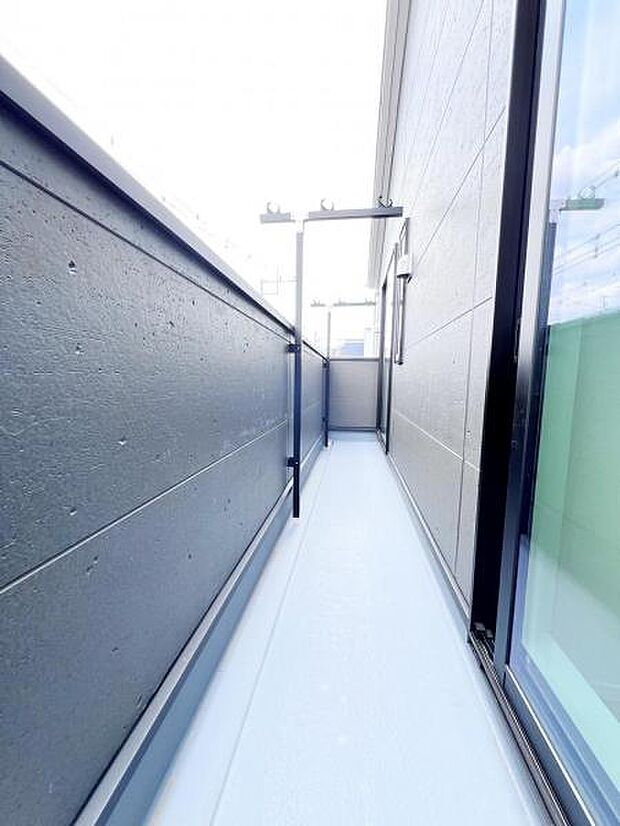 【バルコニー】