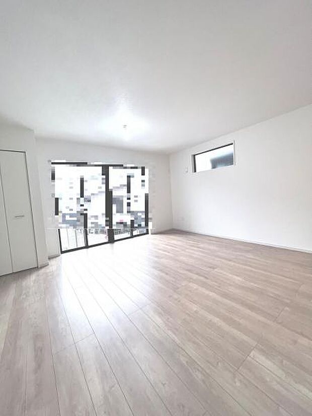 【リビングダイニング】