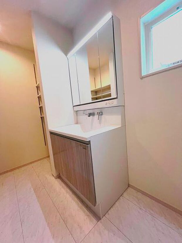 【シャンプードレッサー】