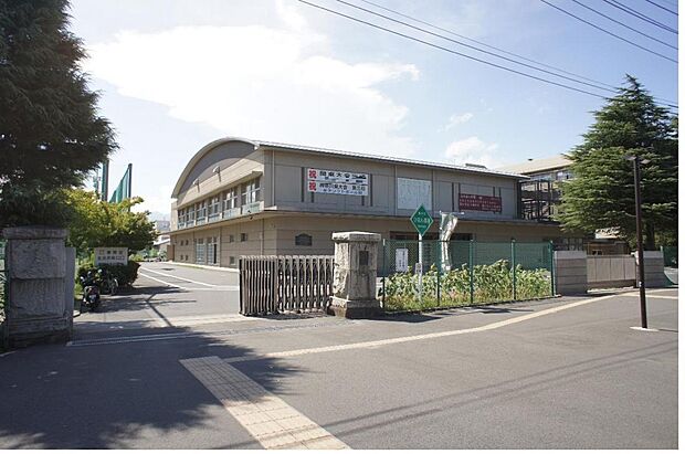 厚木市立厚木中学校まで約1853m（徒歩24分）