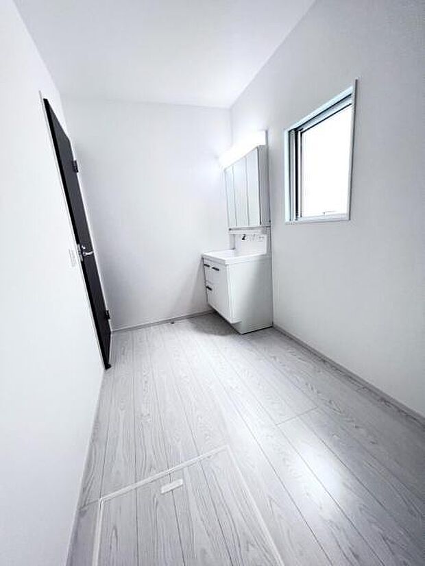 【脱衣スペース】