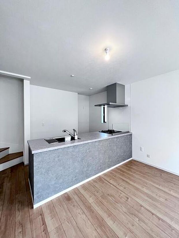 【ダイニングキッチン】