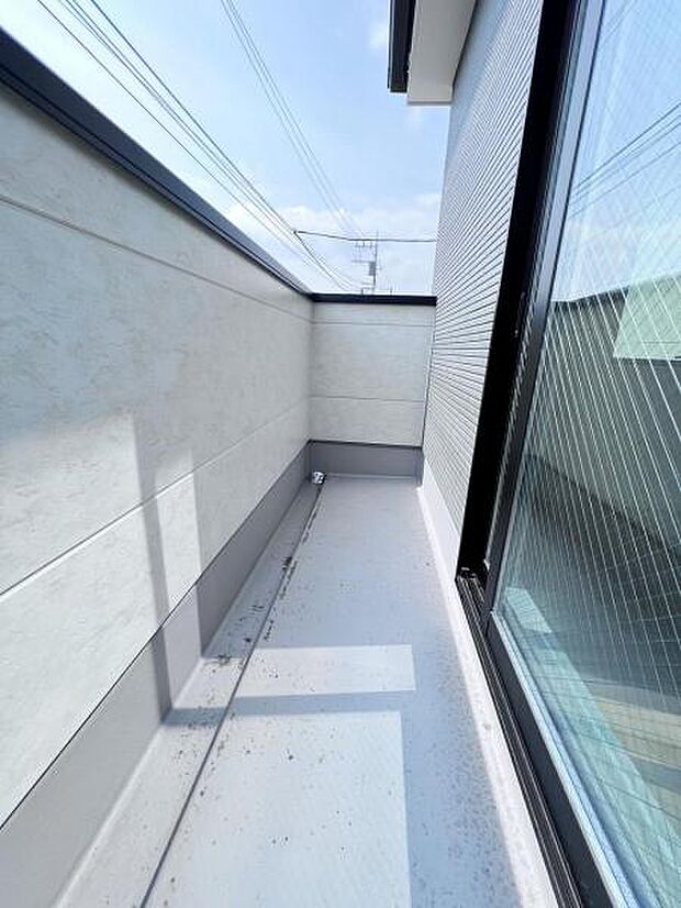 【バルコニー】