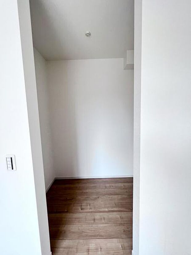 【ウォークイン・クローゼット】